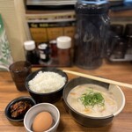 老虎苑 - かす汁定食@500円に@50円の生たまご