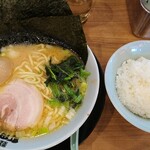 町田商店 - 料理写真:味玉ラーメン900円+海苔マシ100円+小ライス100円=1100円