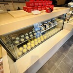 虎屋菓子舗 - 清潔感・高級感のある店内