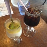 イノーヴェ - プチデサートとアイスコーヒー