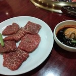 焼肉よし - よしモモ（ユッケ風）800円