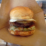 BELLOWS BURGER - エッグ&パインバーガー1180円＋サラダ・ドリンク付のランチセット200円