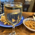 アガリコ 新宿 オリエンタルビストロ - ワイン２杯目！！