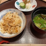 Nihon Ryouri Yamazato - 松茸御飯　香の物　赤出汁