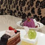 ビタースイーツ・ビュッフェ - ワッフルは少な目に作ってもらいました。