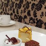 ビタースイーツ・ビュッフェ - かぼちゃのシフォンケーキ、チョコレートトリュフケーキ、マロンショコラプリン、