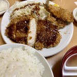 とんかつ山家 - ロースカツの厚さとご飯の盛りを見て(^^)