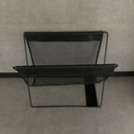 旋 - 机の下の荷物入れは重宝します