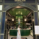 VIOLET OON SINGAPORE AT JEWEL - 
