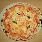 PASTA to PIZZA - 料理写真:たっぷりチーズのマルゲリータ