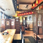 新宿嵯峨野 - 明るい店内！