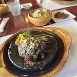 炭焼き溶岩ハンバーグ　牛匠 - 