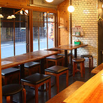 やきとん ひなた - テーブル席