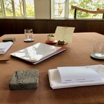 ダ　センプレ - テーブル