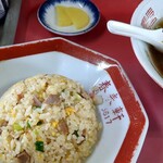 春来軒 - 半分食べちゃったラーメンと半チャーハン