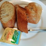 ステーキハウス松木 - セットのパン