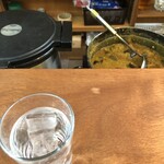 BLOCK HOUSE 水曜カレー - 氷水