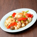 鶏中華 ヤンヤン飯店 - 