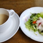 Roubai No Saku Koro - ランチはサラダとスープが最初にサーブされます。今日はコーンポタージュでした♬