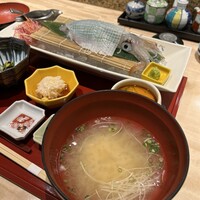 対馬のどぐろとイカ活き造り 博多 魚蔵 都ホテル店 - 