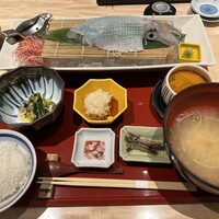 対馬のどぐろとイカ活き造り 博多 魚蔵 都ホテル店 - 