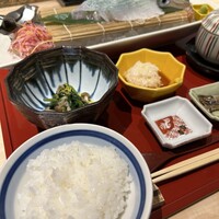 対馬のどぐろとイカ活き造り 博多 魚蔵 都ホテル店 - 