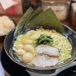 壱角家 - ■ラーメンうずら¥1,050