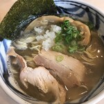 Menya Nakaima - 濃厚鶏白湯 焦がしニンニク入らーめん（塩）900円なり