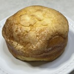 とらやベーカリー - クリームパン 230円