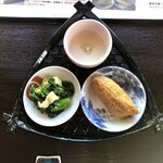 そば家やまき - 前菜3種   菜の花煮浸し   蕎麦豆腐  蕎麦いなり