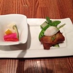 新洋食 KAZU - 前菜 ピクルス、鶏肉の春巻きみたいな物