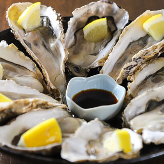 We are proud of our `` Seafood dishes'' and `` Meat Dishes''♪ A restaurant where you can eat raw Oyster all year round!