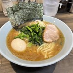 横浜家系 侍 - 味玉ラーメン