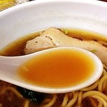 喜奴屋 - コク旨い魚介醤油スープ。