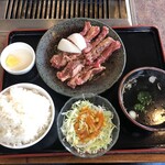 安楽亭 - 中落ちカルビランチ　160g 1,738円