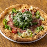 Farm vegetable and salami pizza [Bianco]