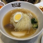 Pyompyonsha - 冷麺