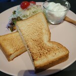 カラエ テーブル - シンプルトーストセット600円