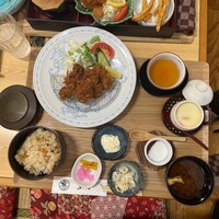 季節の魚と釜飯 魚信 - カキフライ定食