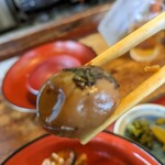 天ぺい - ピンボケだけど甘辛酸っぱい梅干し　口直しに最高です。