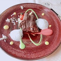 アンシャンテ - 牛ロース肉のロティ　赤ワインソース　にんにくとローズマリーのエキュム