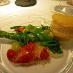 レストラン コバヤシ - アスパラガスとオマールえびの発酵バター風味ユイユテ添え