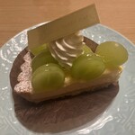 GOLD SHEEP CAFE - 【シャインマスカットのカッテージチータルト】マスカットの甘味とチーズの酸味がすごく合います！