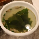 川崎名物 炭火焼肉 食道園 - ワカメスープ