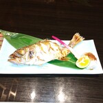 やっちろ - ノドグロの塩焼き、何気に単品値段見てたので塩加減最高