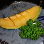 やっちろ - サービスのメロン、よく冷えてました。甘かったです。