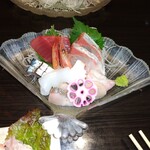 やっちろ - 御廐のマグロねっとり一切れずつが大きいので食べ応え有りました。