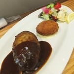 ツムギ キッチン - ハンバーグステーキ＆カニクリームコロッケランチ　￥1260