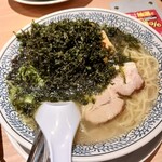 丸源ラーメン 伊勢崎店 - 大量の磯海苔に立ち込める磯の香り♪