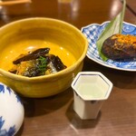 蕎麦 伊とう - 蕎麦前は「焼き味噌」と「鰊の甘露煮」
冷酒もいいですが、今日は熱燗で